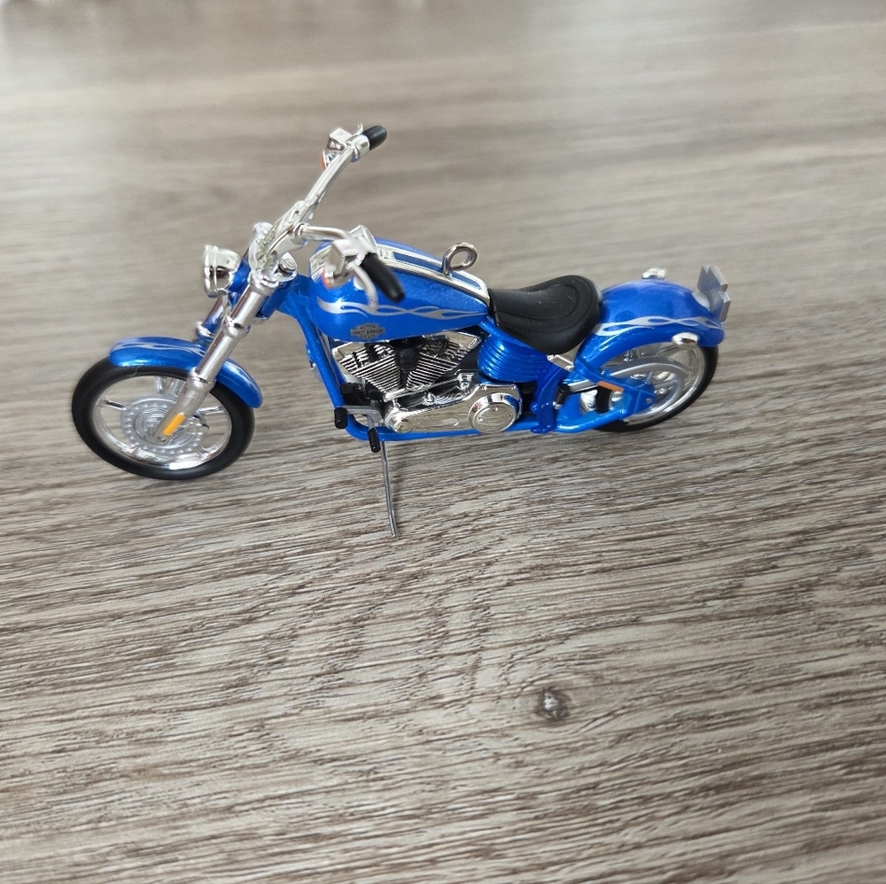 Hallmark Keepsake Motorcycle Ornament Set - Picture 2 of 13